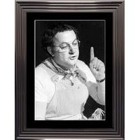 Affiche encadrée Noir et Blanc: Coluche - 50x70 cm (Cadre Glascow)